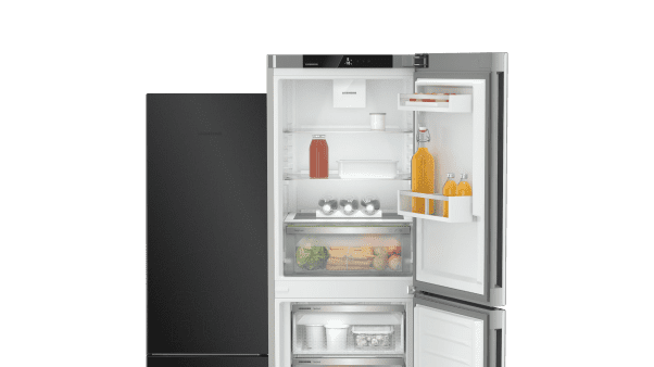 Freestanding fridge freezer combinations