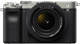Sony A7C Zilver + 28-60mm f/4-5.6 Schwarz vorne