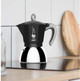 Bialetti New Moka Induction Schwarz 4 Tassen produkt in gebrauch