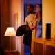 Philips Hue White & Color Starterset E27 1.100 lm Doppelpack + Bridge Pro produkt in gebrauch